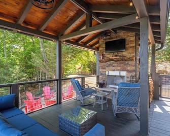 Lux 5Br Lake & Mtn View Hot Tub Firepit Game Rm - Blue Ridge - Patio