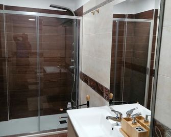 بد آند بريكفاست أجافي - ريدجو كالابريا - حمام