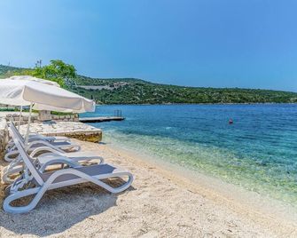 Beach front apartment in Slano - Slano - Beach