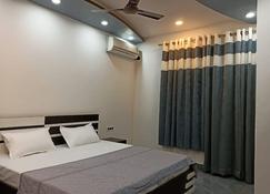 The Royal Scout Homestay - Hamīrpur - Bedroom