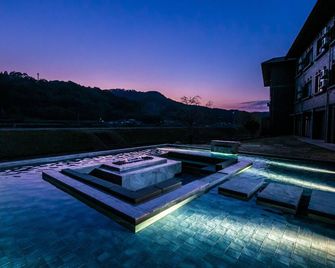Suiranrou - Hitoyoshi - Pool
