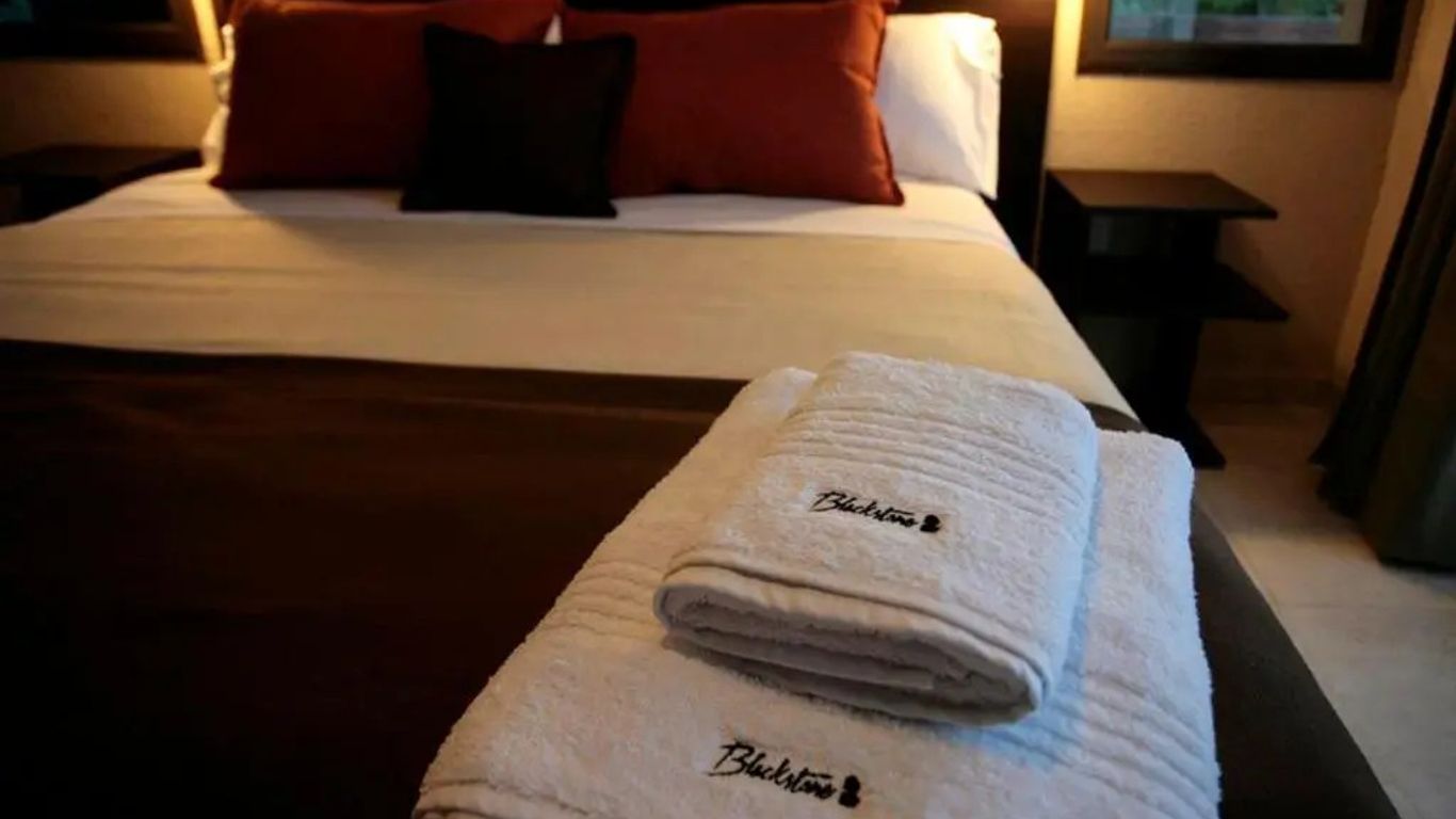 Blackstone Apart Boutique Hotel