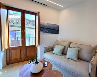 Yourhouse O Brinal - Allariz - Huiskamer