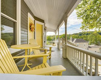 Walk Downtown: Historic Home in Excelsior Springs - Excelsior Springs - Balcony