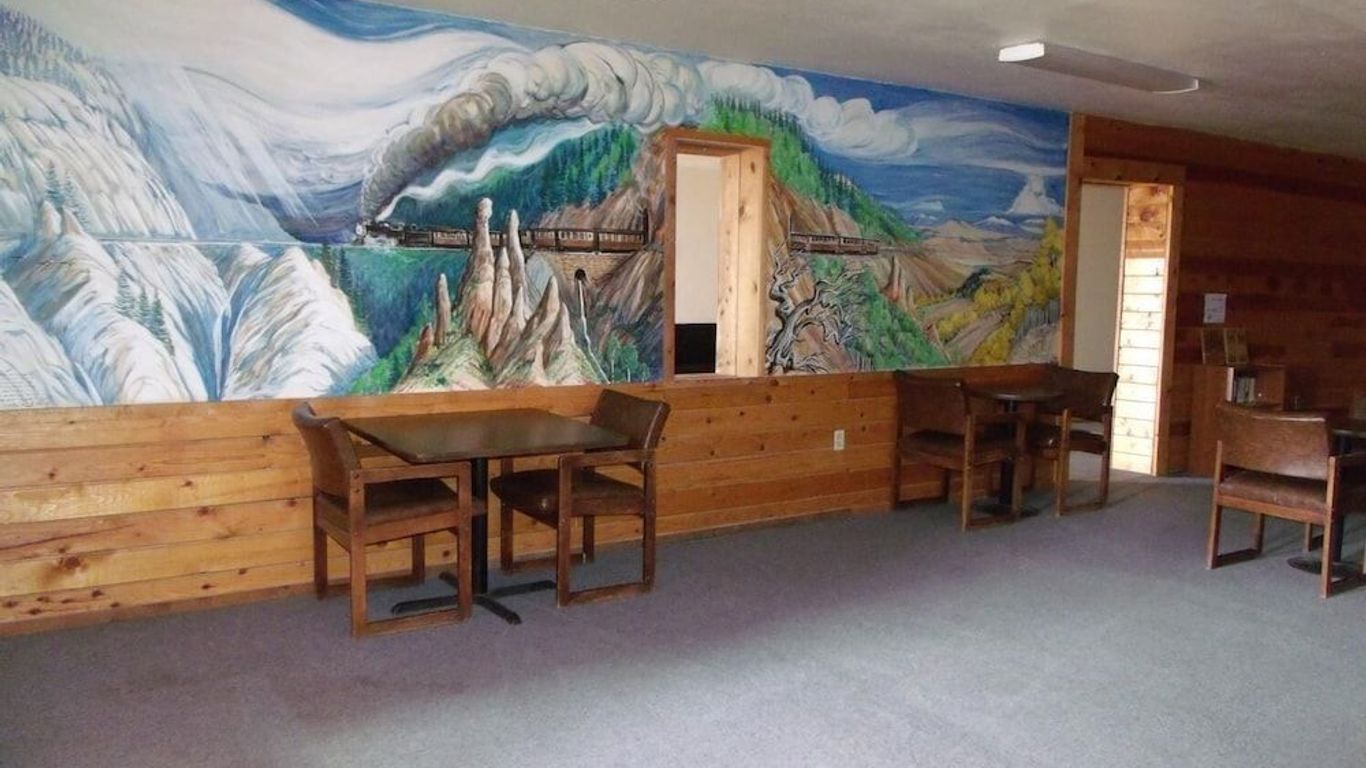 Narrow Gauge Railroad Inn