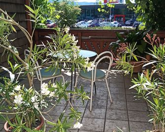 Apartment Rooming Green w. large, private terrace near the lake - Weyregg - Patio