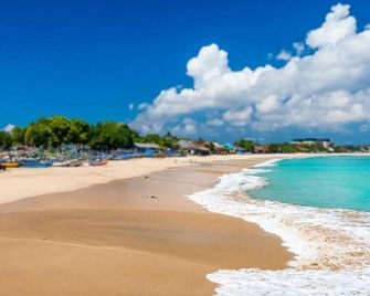 Kedonganan Beach Villa - Νότια Κούτα - Παραλία