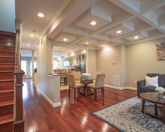 Spacious NW Family Retreat in Tranquil Neighborhood - Washington, D.C.