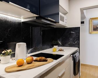 Unit Warszawa Centrum Room by Metro Rondo Onz - Varsovie - Cuisine