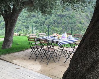 Agriturismo Aurivu - Vallebona - Patio