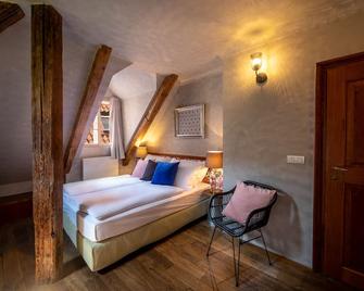 Miss Sophie's Charles Bridge - Prague - Bedroom