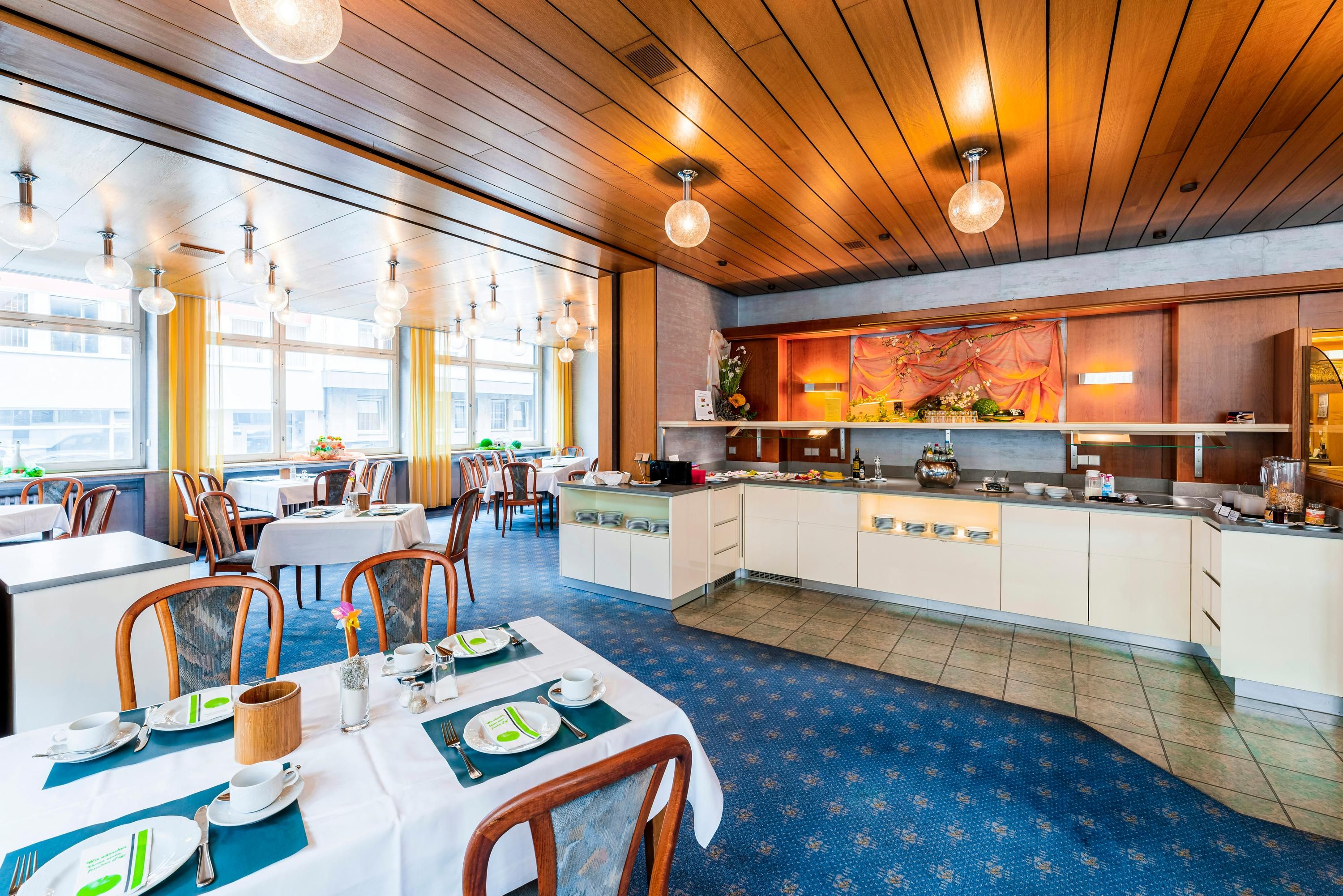 توب في سي آيتش هوتل وورتربيرج شتوتجارت - شتوتغارت - مطعم