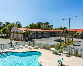 Road Side Inn - Surfside Beach - Zwembad