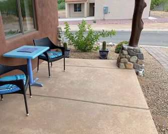 Adorable Casita W/Fireplace - Walking distance to Tubac Resort-Self Check-In - Tubac - Patio