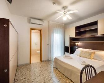 Hotel Atenea - Caorle - Bedroom