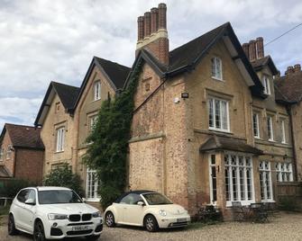 Victoria Spa Lodge - Stratford-upon-Avon - Building