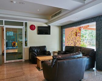 Phuket Ecozy Hotel - Wichit - Lobby