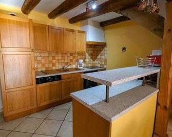 Gites de france 11 personnes au teil - Albaret-Sainte-Marie - Küche