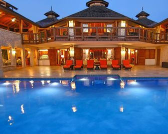Beautiful Beachfront Villa With Private Pool and Bar Fully Staffed - Negril - Pool