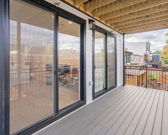 Capitol View 3 DC Penthouse With Rooftop View Free Parking And Wifi Wifi - Washington, D.C. - Balcony