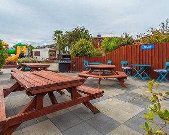 Nelson City Top 10 Holiday Park - נלסון - פטיו