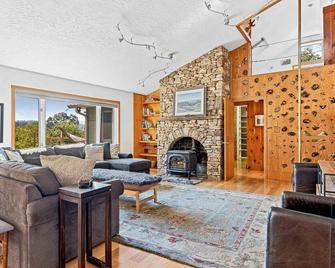 Modern Mountain Home 20 minutes from Asheville - Marshall - Sala de estar