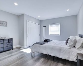 Old Forge Oasis: Chic 2br Near Local Attractions - Old Forge - Bedroom