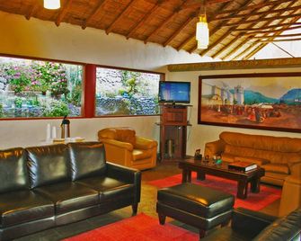 El Refugio Hotel Colca - Chivay - Living room