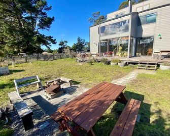 Sea Ranch Style Farmhouse on 80 Magical Acres - Walk to Town - Point Arena - Patio