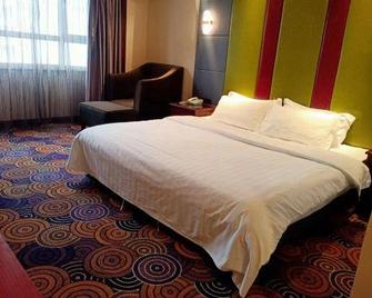 Huaxia Hotel - Yingkou - Bedroom
