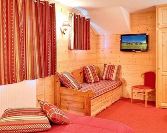 Logis Hotel Les Playes - Villard-de-Lans - Living room