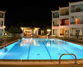 Maistrali Hotel - Tragaki