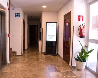 Residencia Universitaria Cadiz Centro - Cádiz - Pasillo