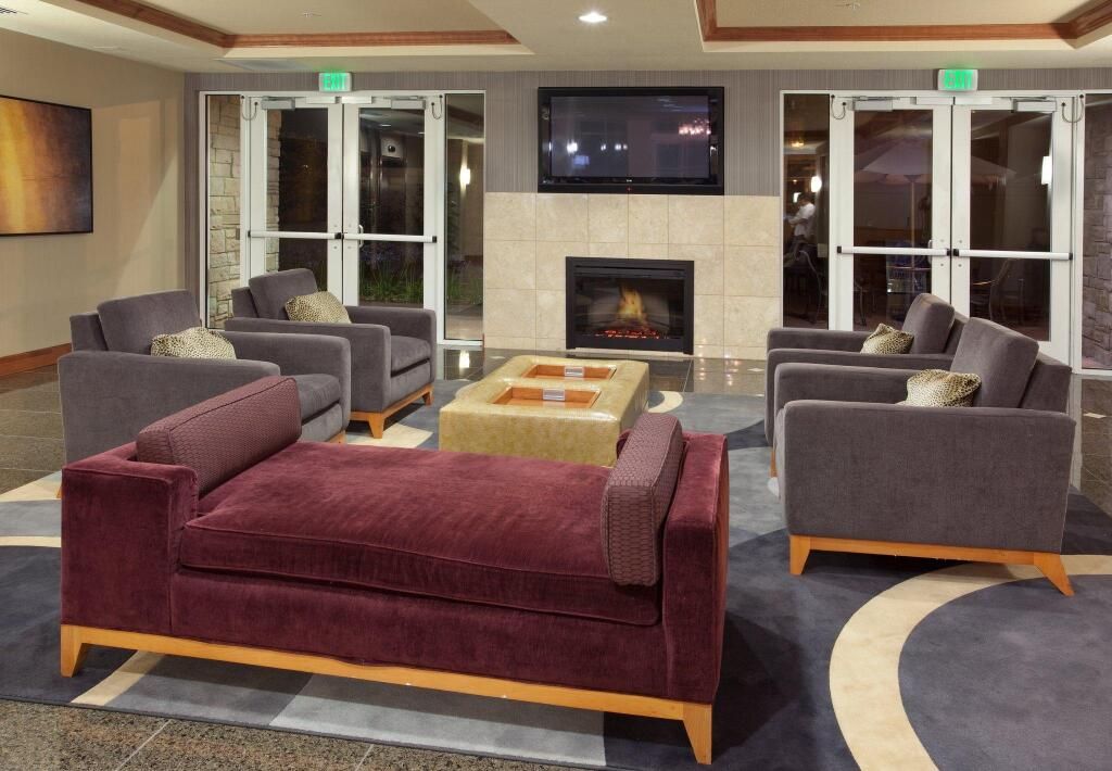 هوليداي إن آند سويتس أوكلاند أيربورت بي آيتش جي - أواكلاند (كاليفورنيا) - ردهة