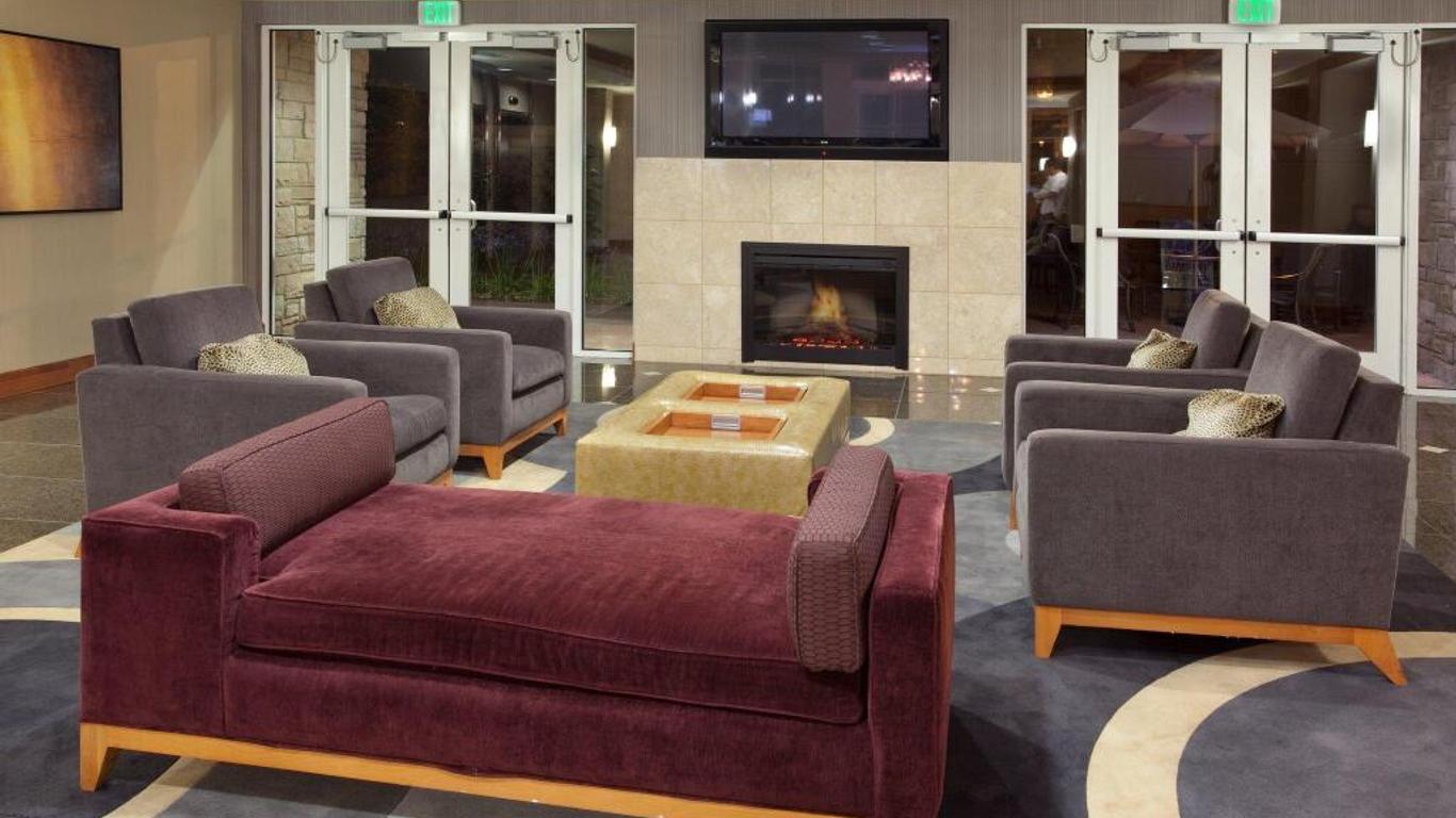 Holiday Inn & Suites Oakland - Airport By IHG