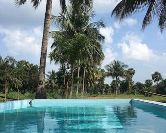 Tranquility and fresh air amidst greenery - Vellore - Pool