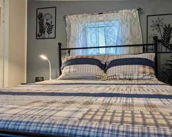 The Lil Roost - Beckley - Bedroom