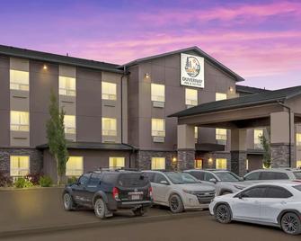 Comfort Inn & Suites - Fox Creek - Edificio