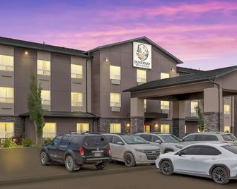 Duvernay Inn & Suites - Fox Creek - Gebäude