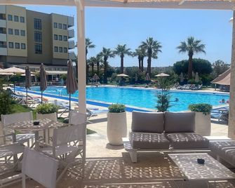 Babaylon Hotel - Cesme - Uima-allas