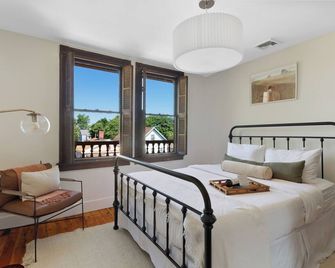 The Pearl, NH hidden luxury close to the Quinnipiac River in historic property - New Haven - Bedroom
