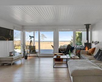 Lovely Summer House By Arresø - Hillerød - Living room