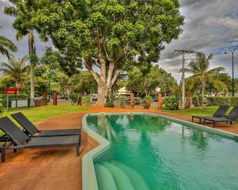 Bayside Holiday Apartments - Broome - Pool