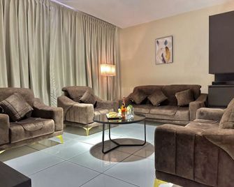 Boulevard Owerri Hotel - Owerri - Sala de estar