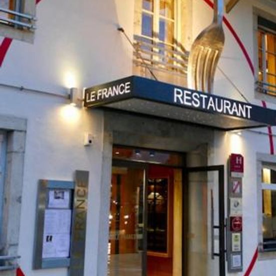 Logis Hotel Restaurant Le France image 1