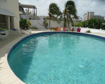 Karibu Aruba Boutique Hotel - Noord - Pool