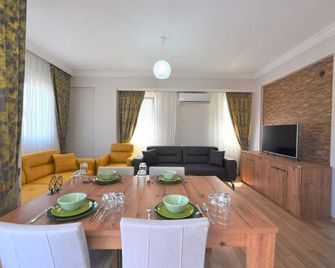 Ozgur City Residence - Fethiye - Matsal
