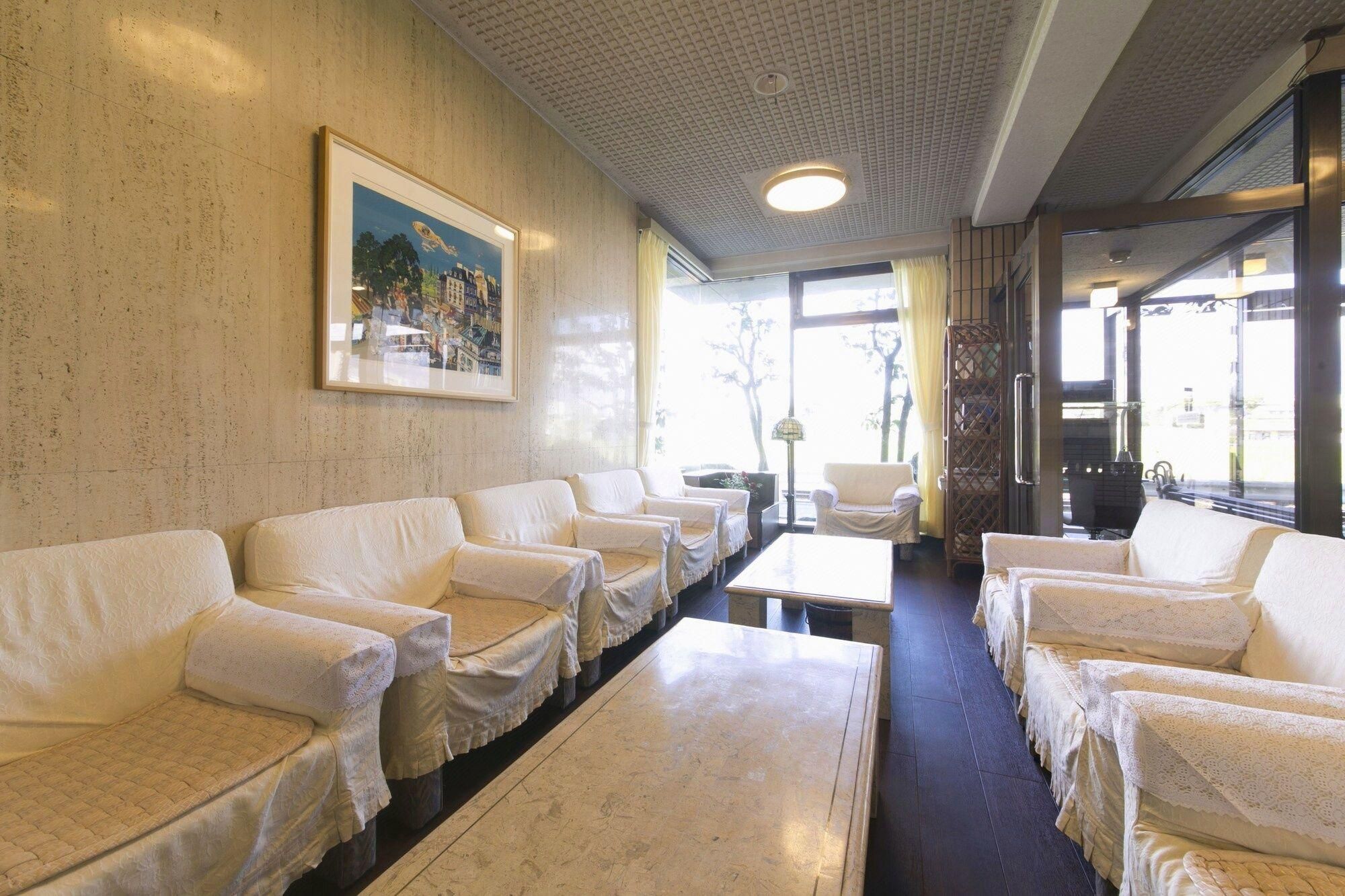 Business Hotel Kosanagi - Toyota - Salon