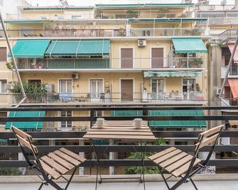Pame Rentals - 2bd & 2ba Home, 4 Min To Acropolis - Athens - Balcony