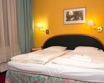 Hotel Karkonosze - Kamienna Góra - Bedroom